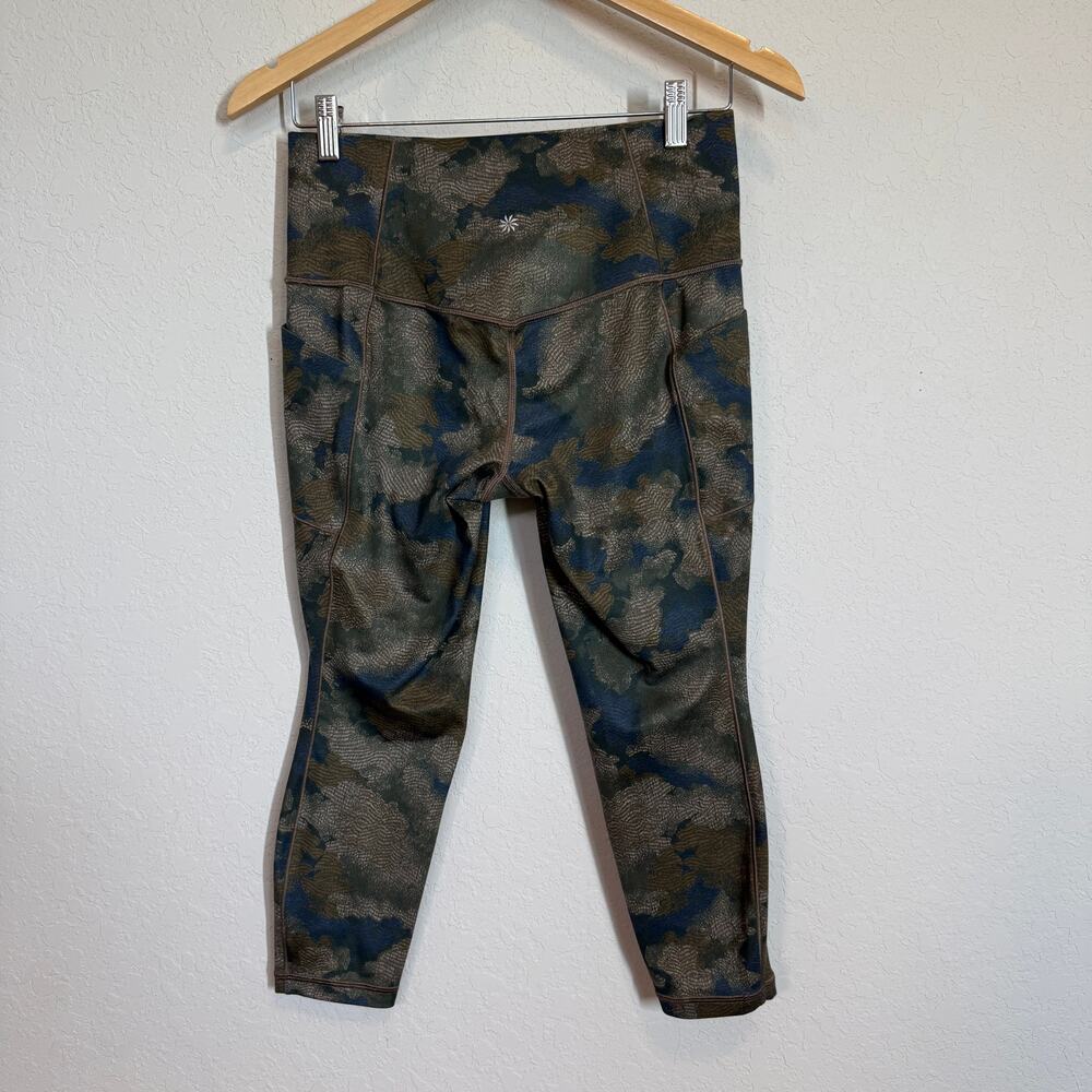 Women's Athleta Olive Green‎ Camo Cropped Leggings Size Medium - Picture 8 of 8